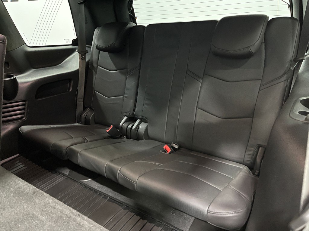2018 Cadillac Escalade Image 32