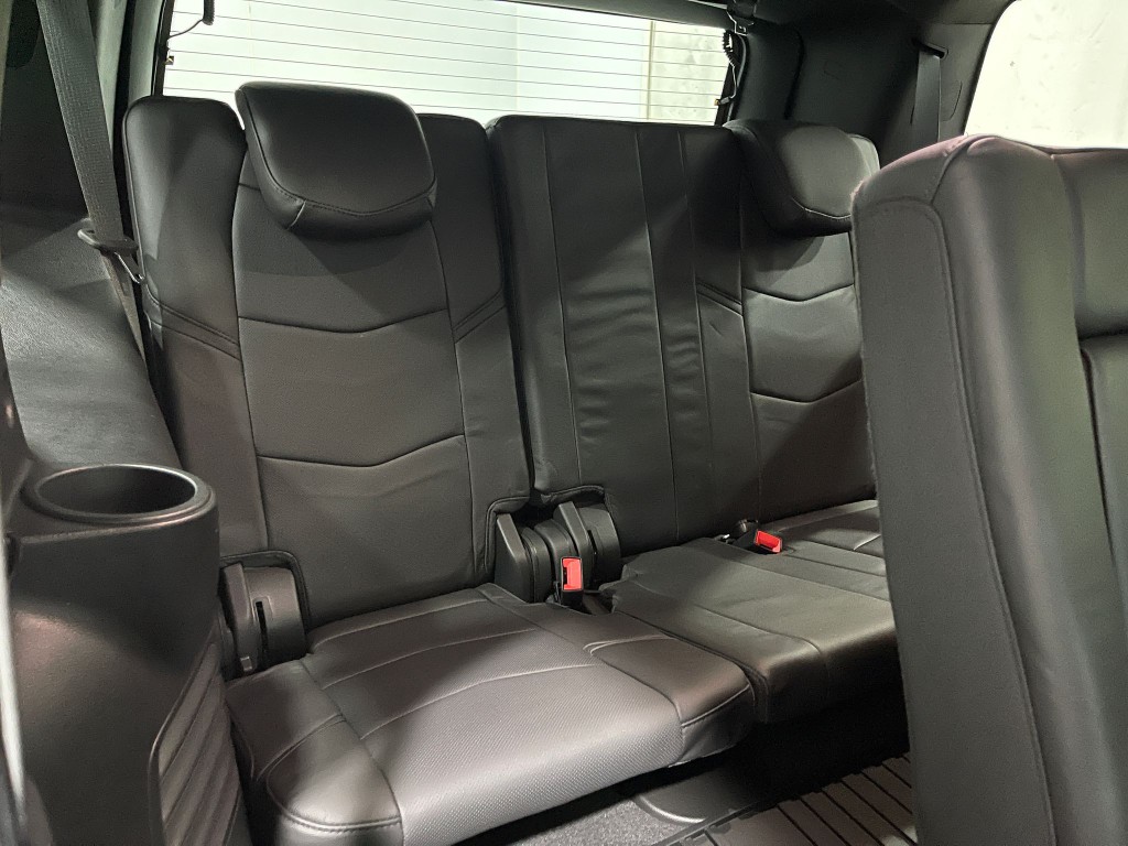 2018 Cadillac Escalade Image 33