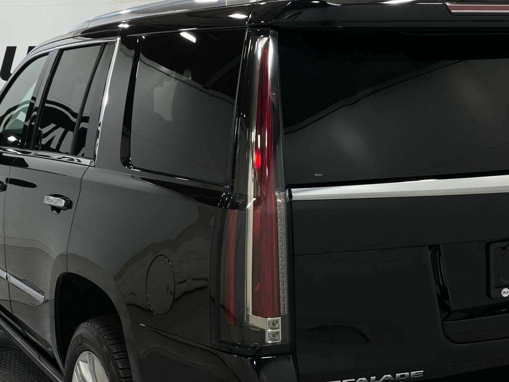 2018 Cadillac Escalade Image 37