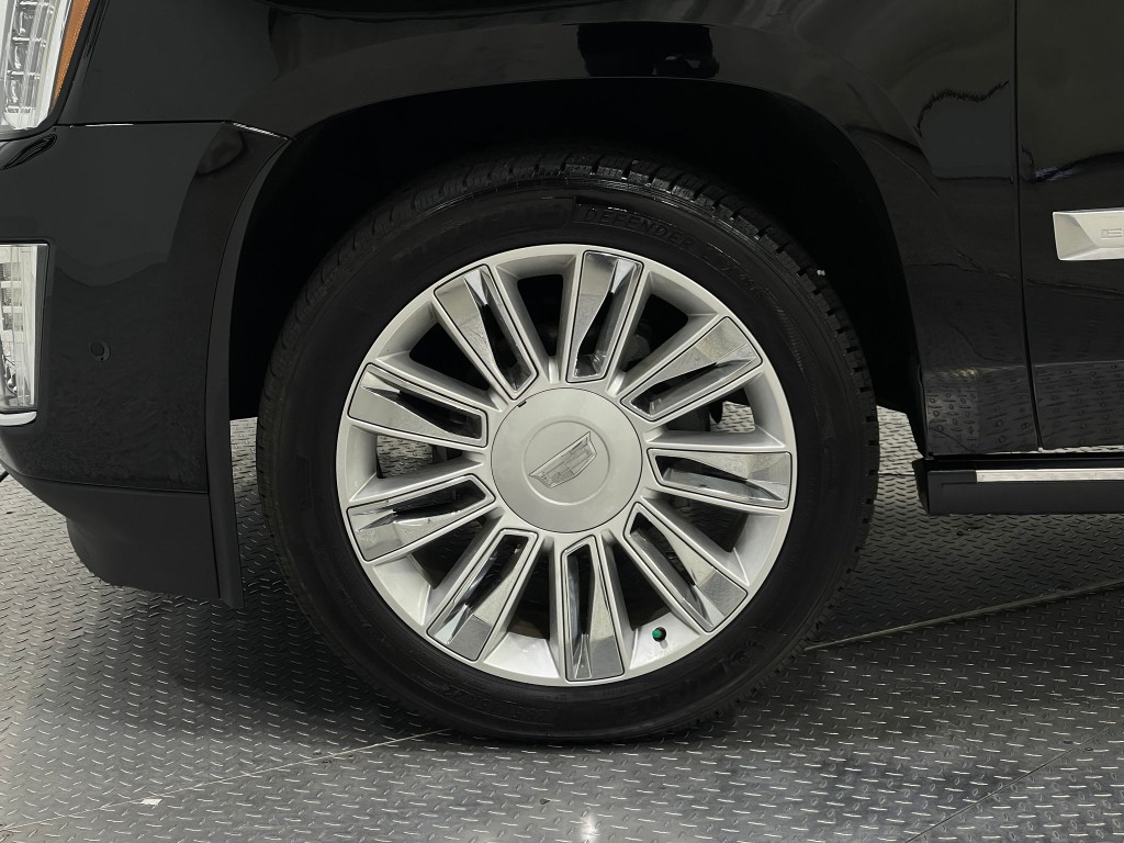 2018 Cadillac Escalade Image 38