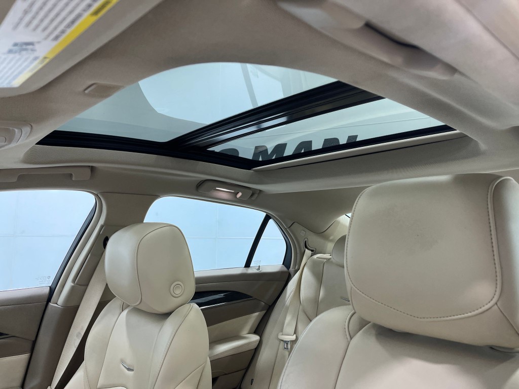 2016 Cadillac CTS Image 12
