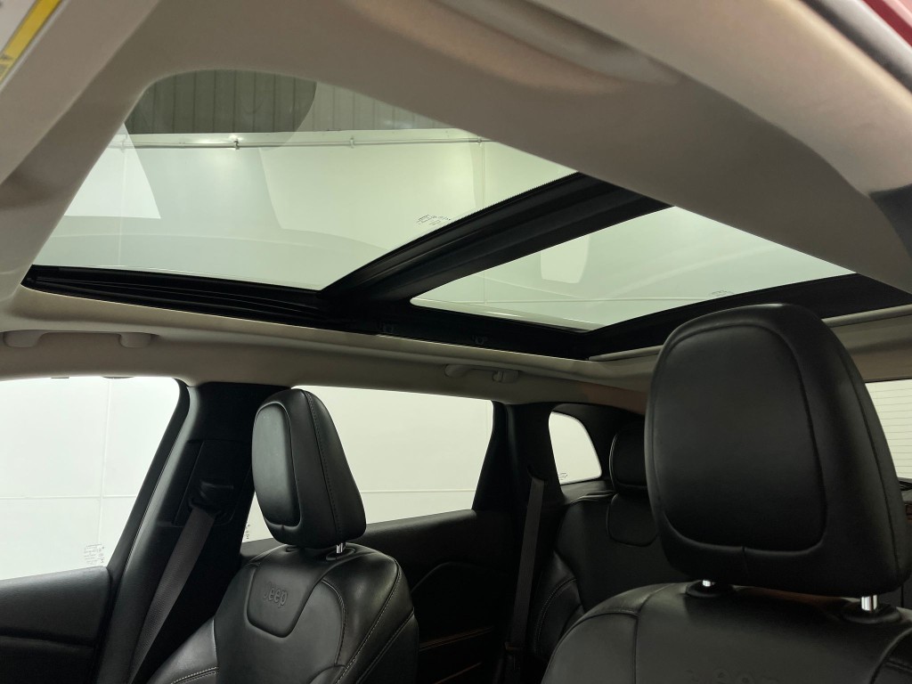 2014 Jeep Cherokee Image 12