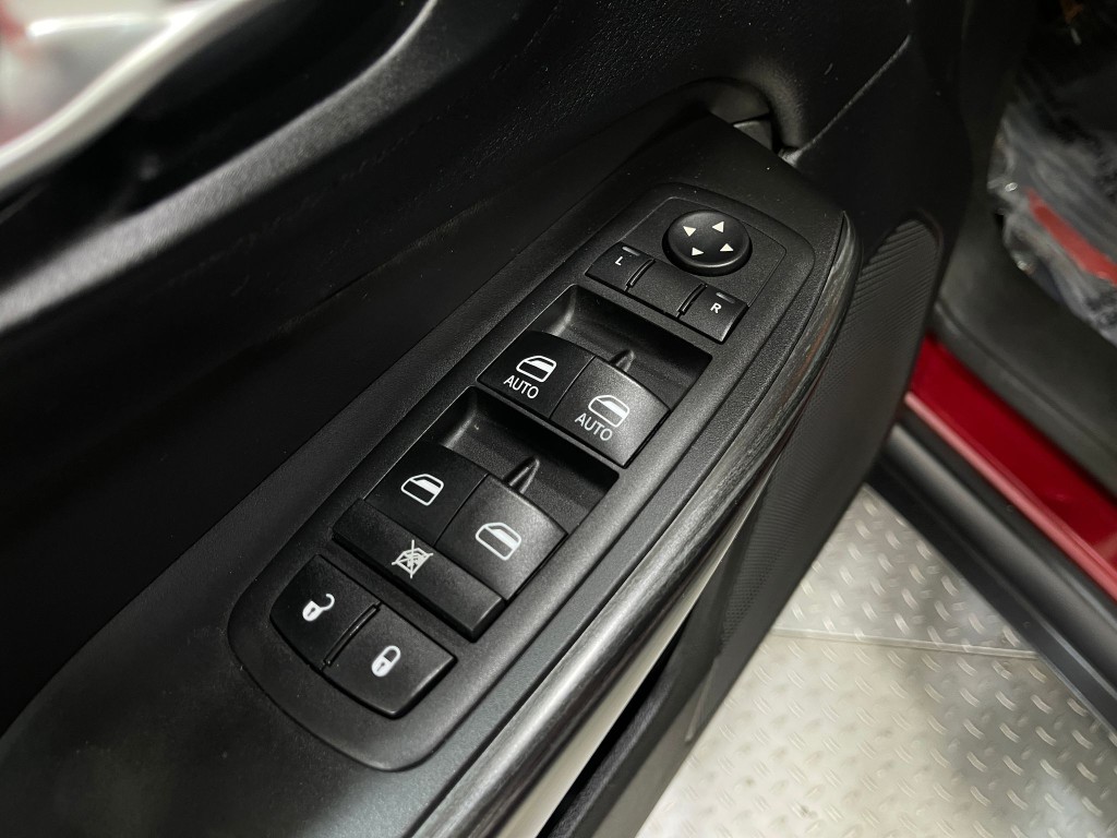 2014 Jeep Cherokee Image 16