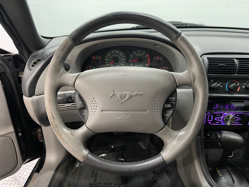 2003 Ford Mustang Image 18