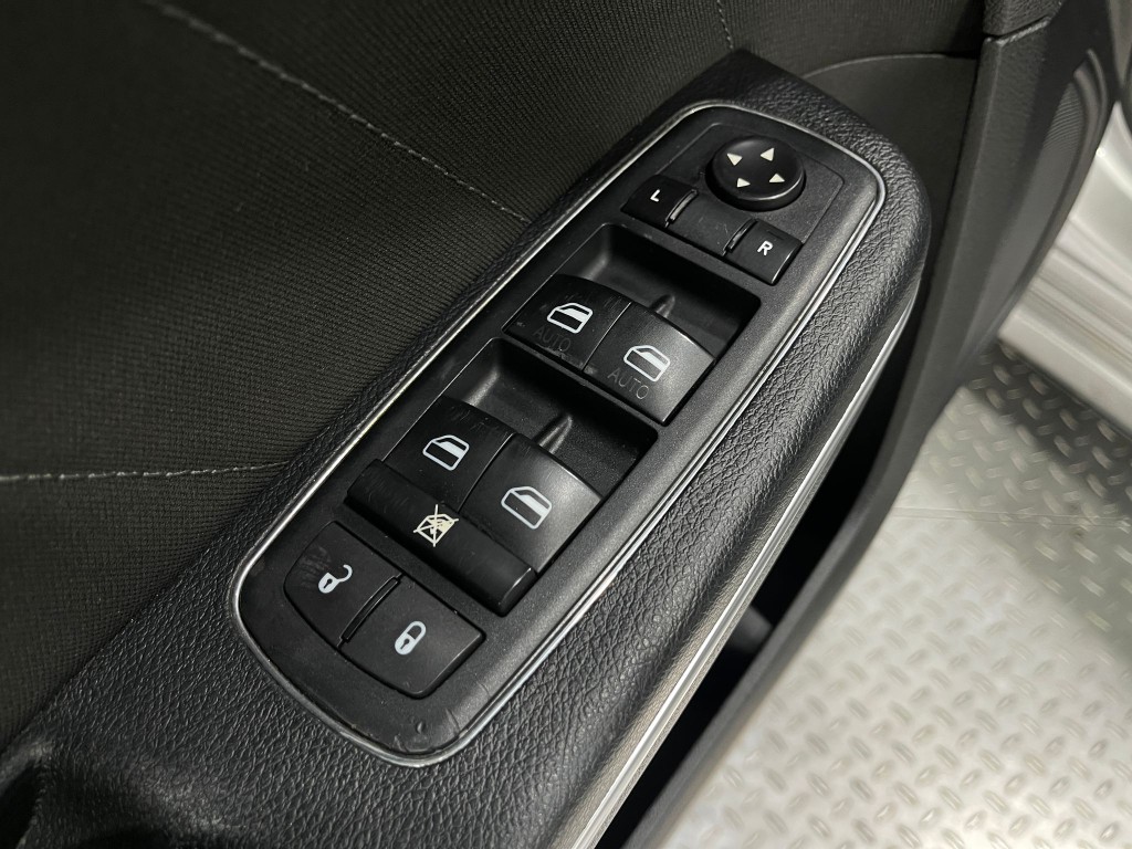 2016 Dodge Charger Image 15