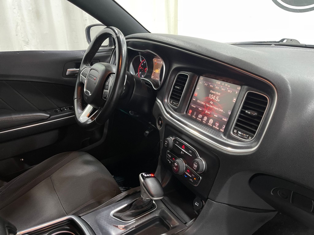 2016 Dodge Charger Image 19