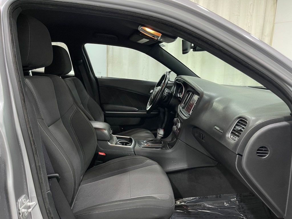 2016 Dodge Charger Image 31