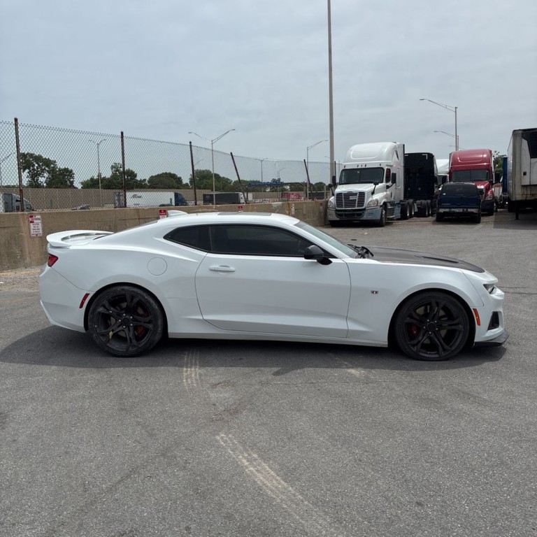 2018 Chevrolet Camaro Image 3