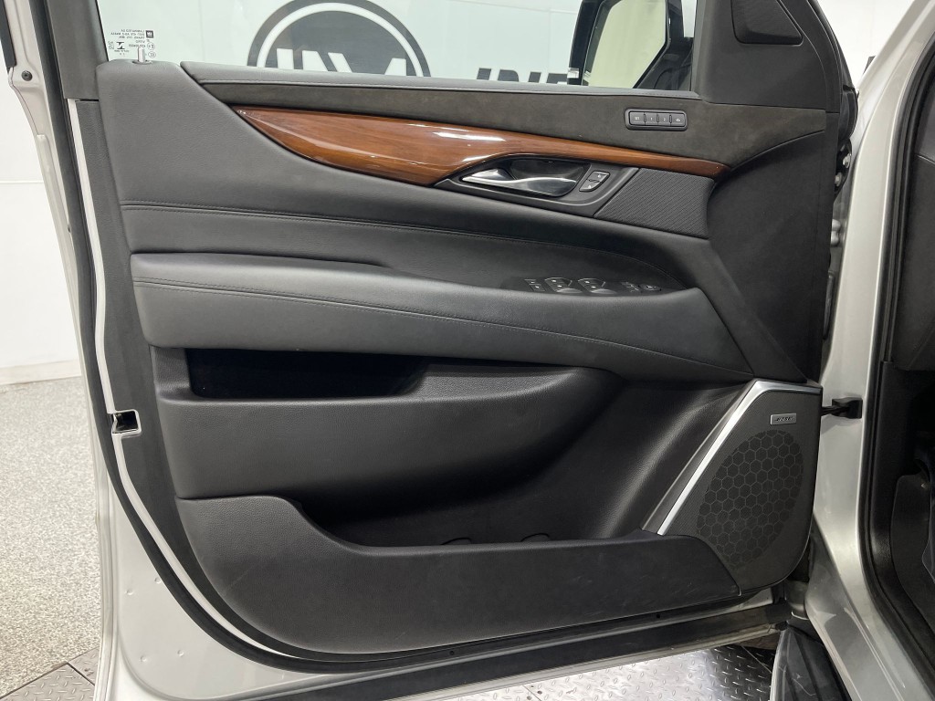 2020 Cadillac Escalade Image 15