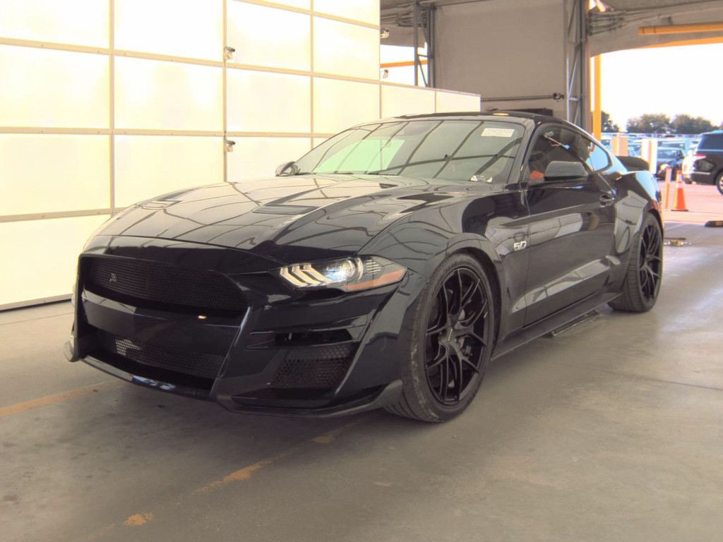2021 Ford Mustang Image 2