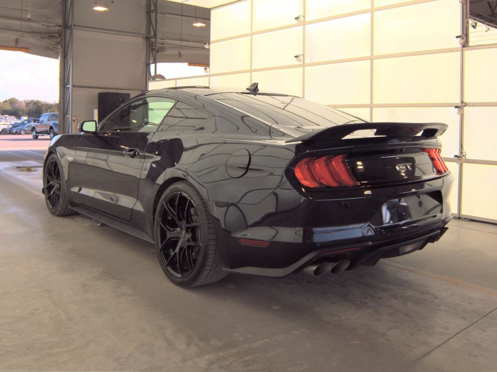 2021 Ford Mustang Image 4