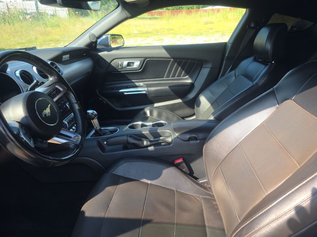 2021 Ford Mustang Image 5