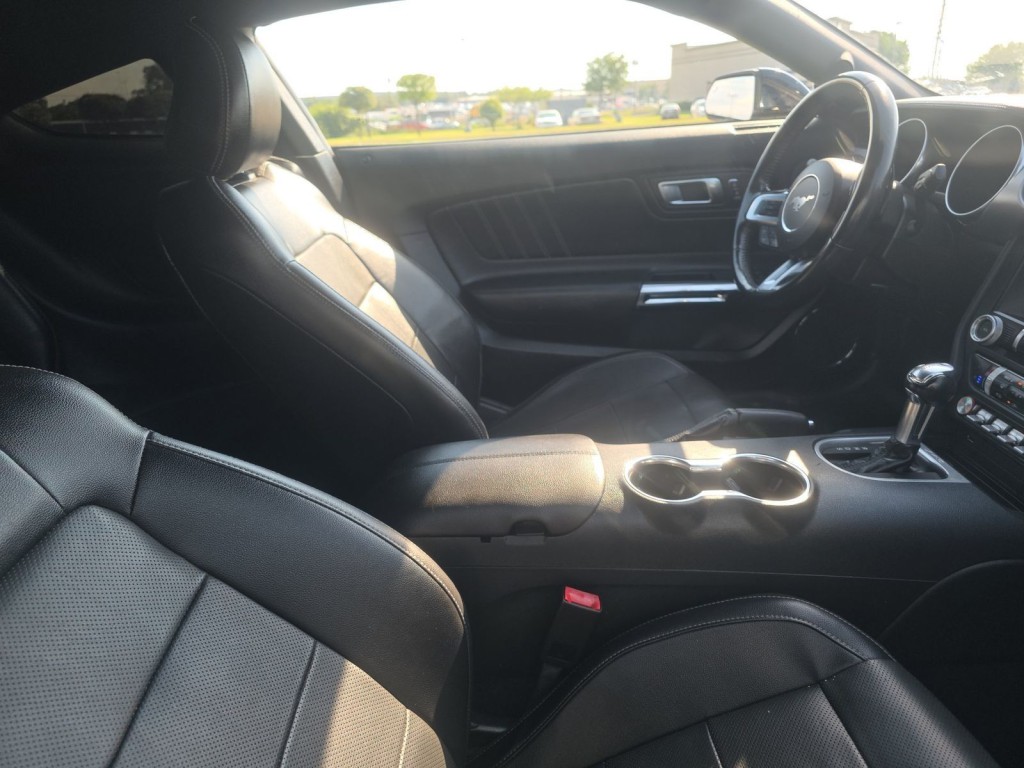 2021 Ford Mustang Image 8