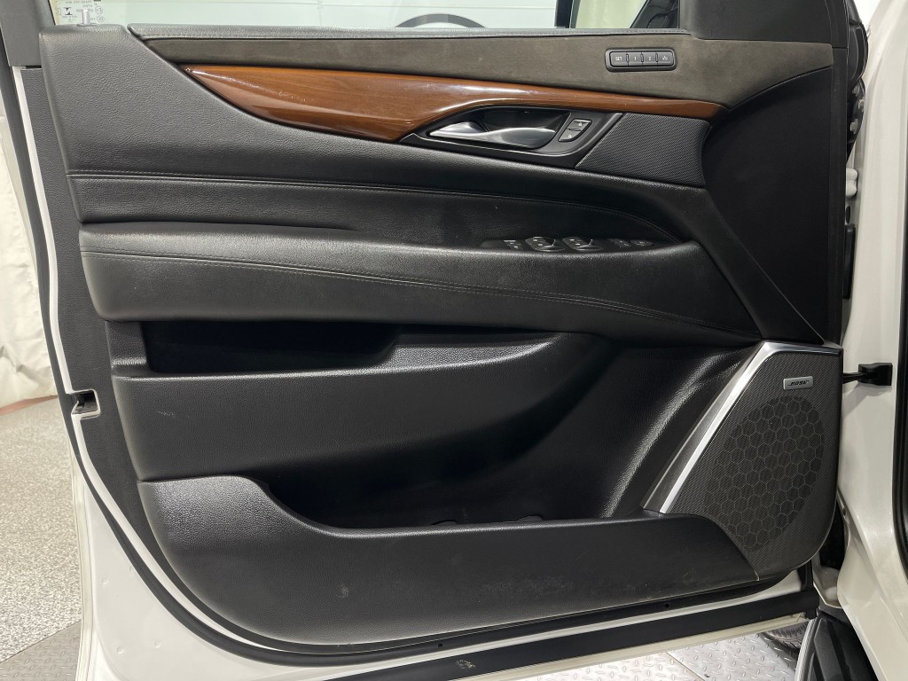 2018 Cadillac Escalade Image 15