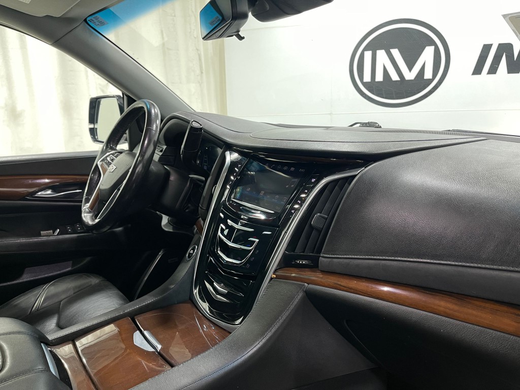 2018 Cadillac Escalade Image 20
