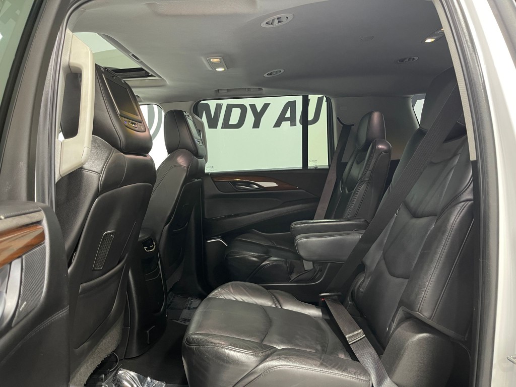 2018 Cadillac Escalade Image 30
