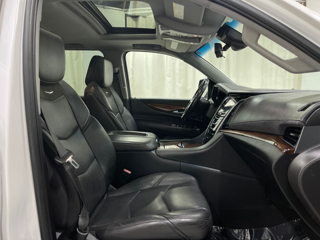 2018 Cadillac Escalade Image 34