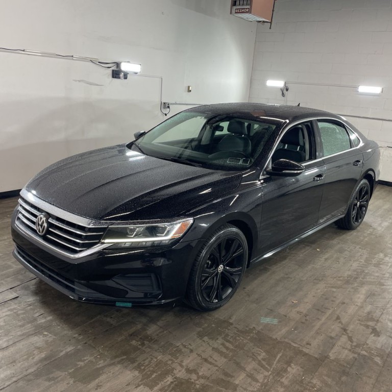 2021 Volkswagen Passat Image 2