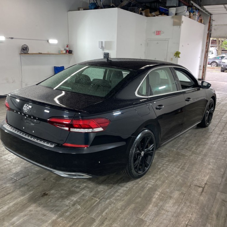2021 Volkswagen Passat Image 3