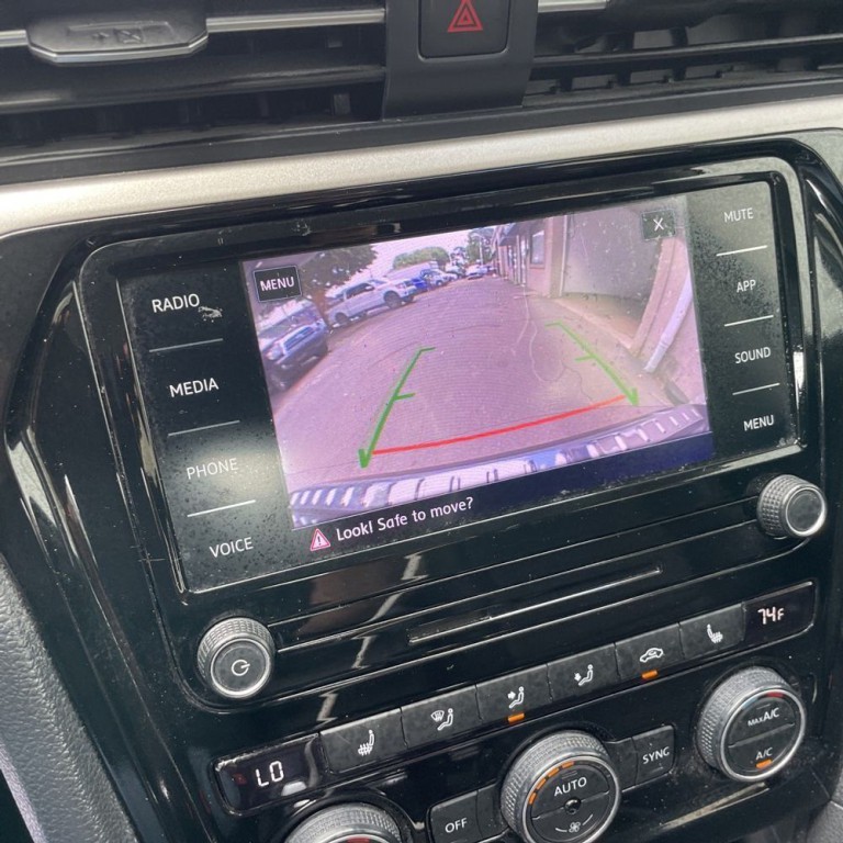 2021 Volkswagen Passat Image 9