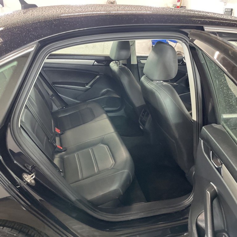 2021 Volkswagen Passat Image 11