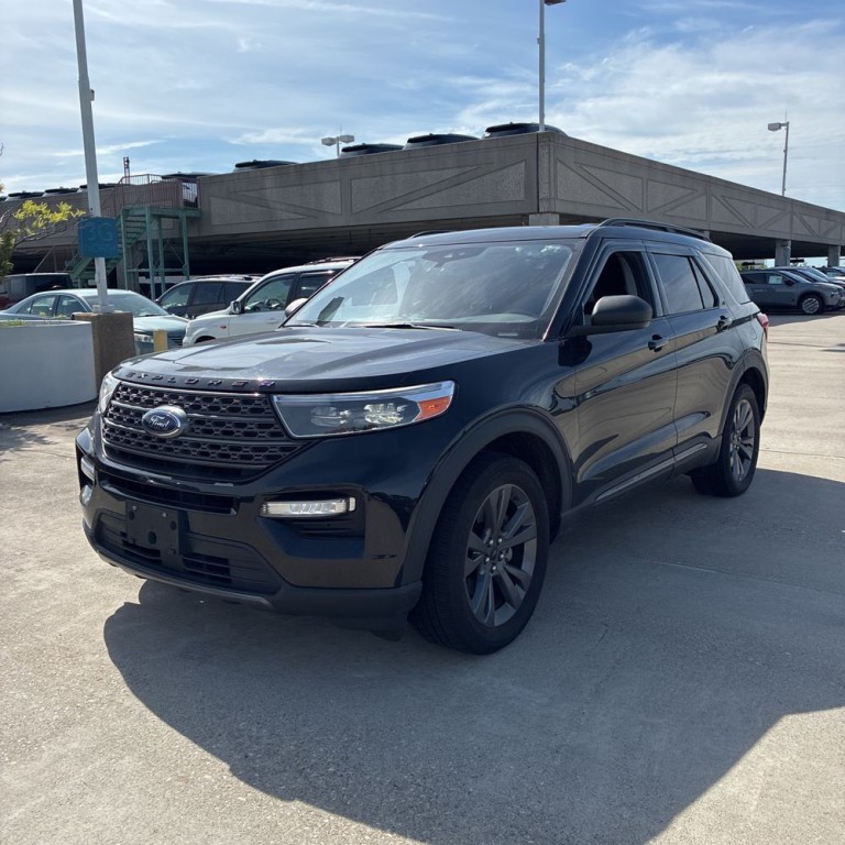 2021 Ford Explorer Image 2