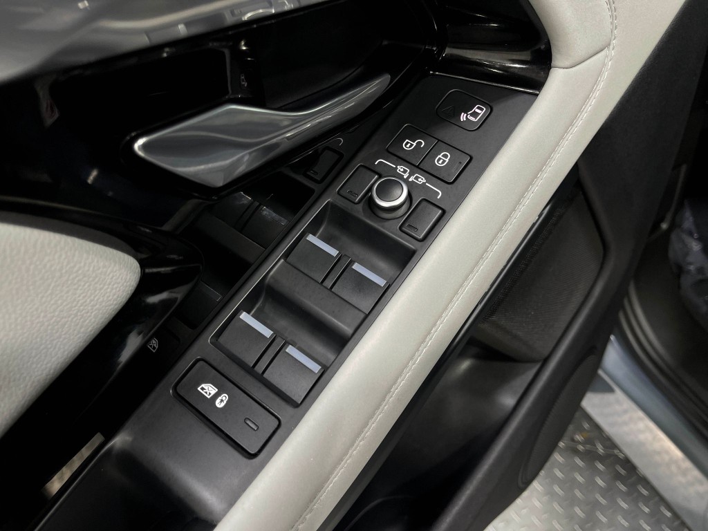 2020 Land Rover Range Rover Evoque Image 16