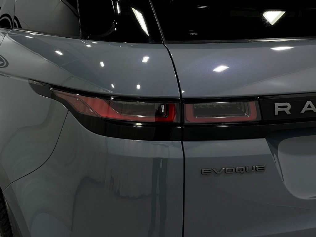 2020 Land Rover Range Rover Evoque Image 34