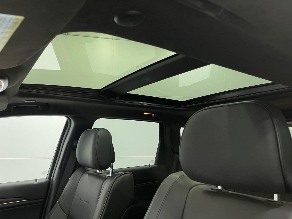 2015 Jeep Grand Cherokee Image 12
