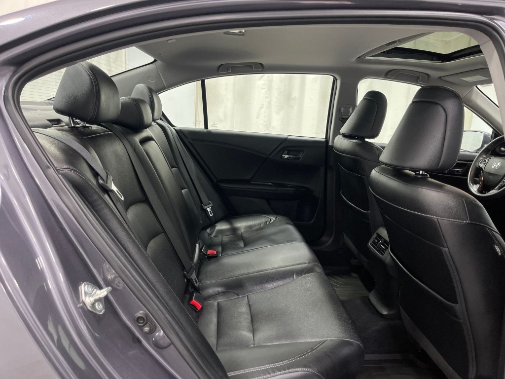 2015 Honda Accord Image 30
