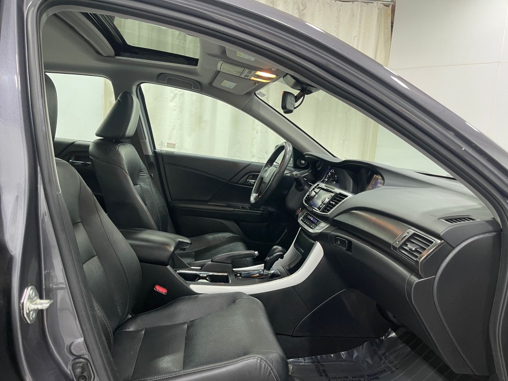 2015 Honda Accord Image 31