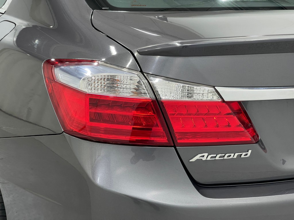 2015 Honda Accord Image 33