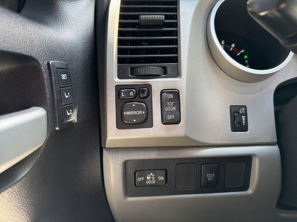 2008 Toyota Tundra Image 12