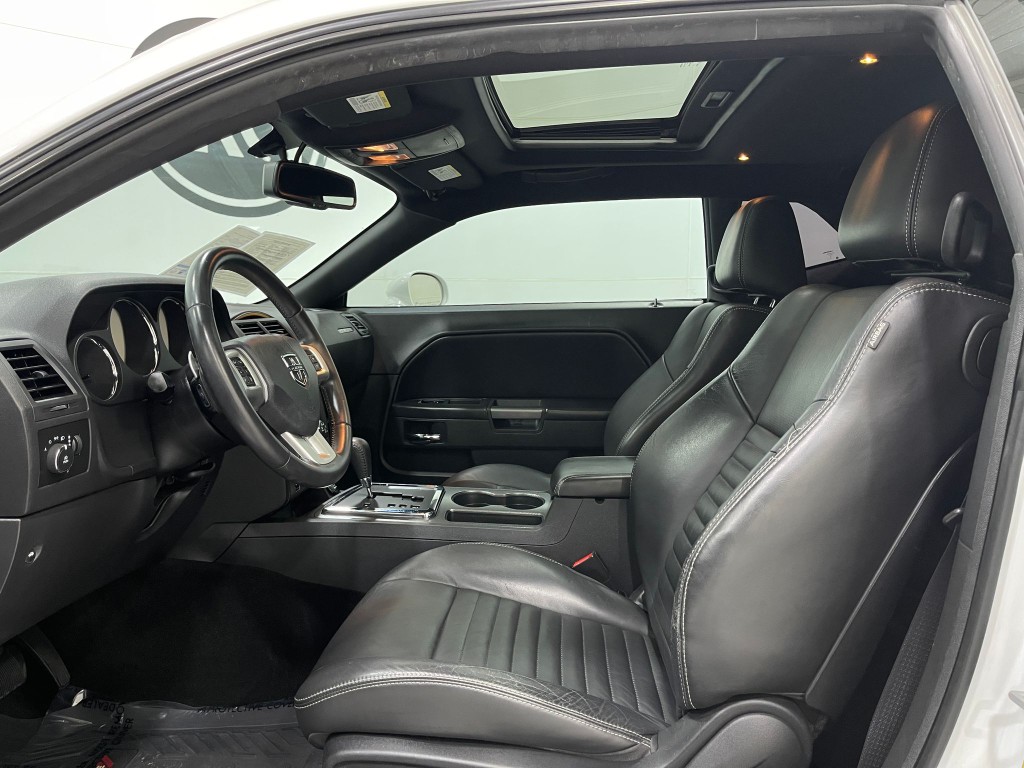 2014 Dodge Challenger Image 12