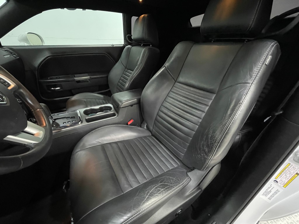 2014 Dodge Challenger Image 13