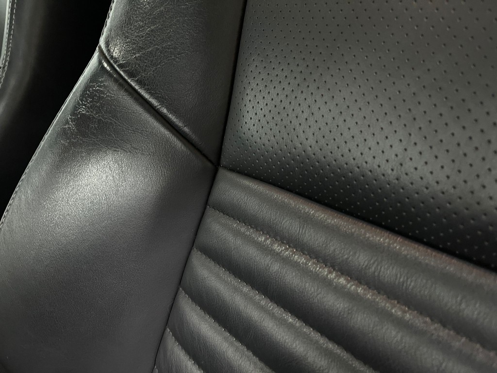 2014 Dodge Challenger Image 16