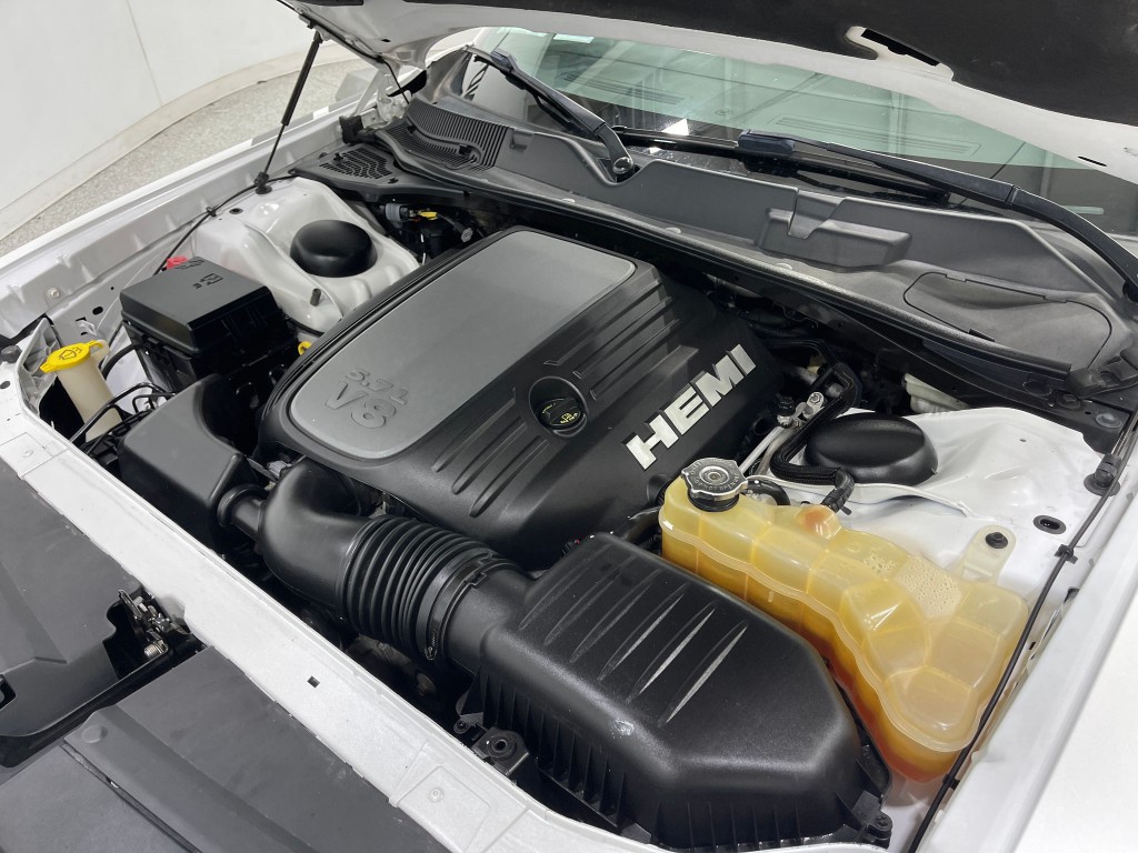 2014 Dodge Challenger Image 25