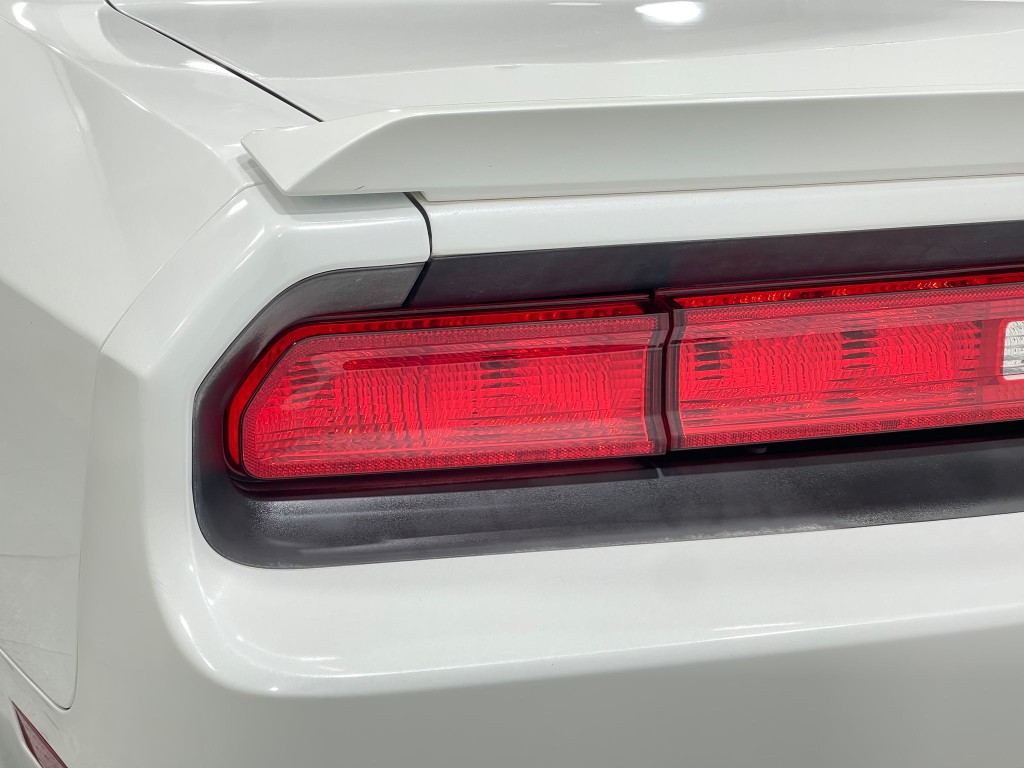 2014 Dodge Challenger Image 31