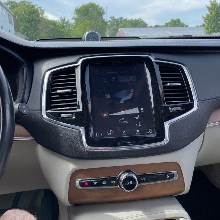 2016 Volvo XC90 Image 10
