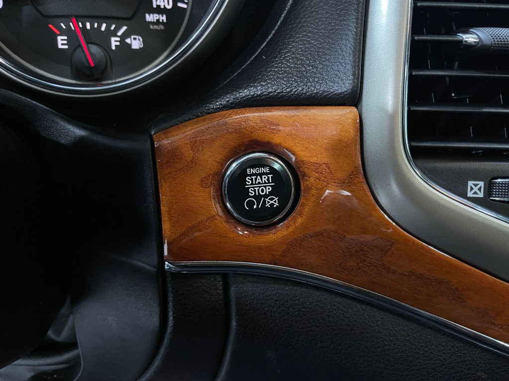 2012 Jeep Grand Cherokee Image 21