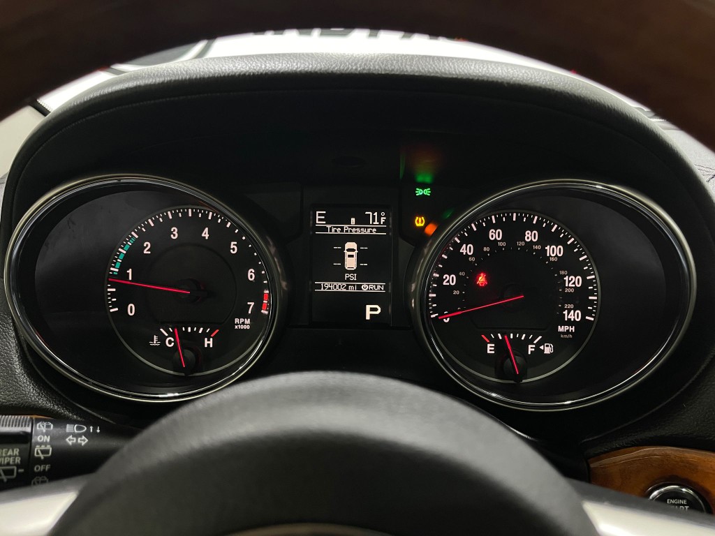 2012 Jeep Grand Cherokee Image 23