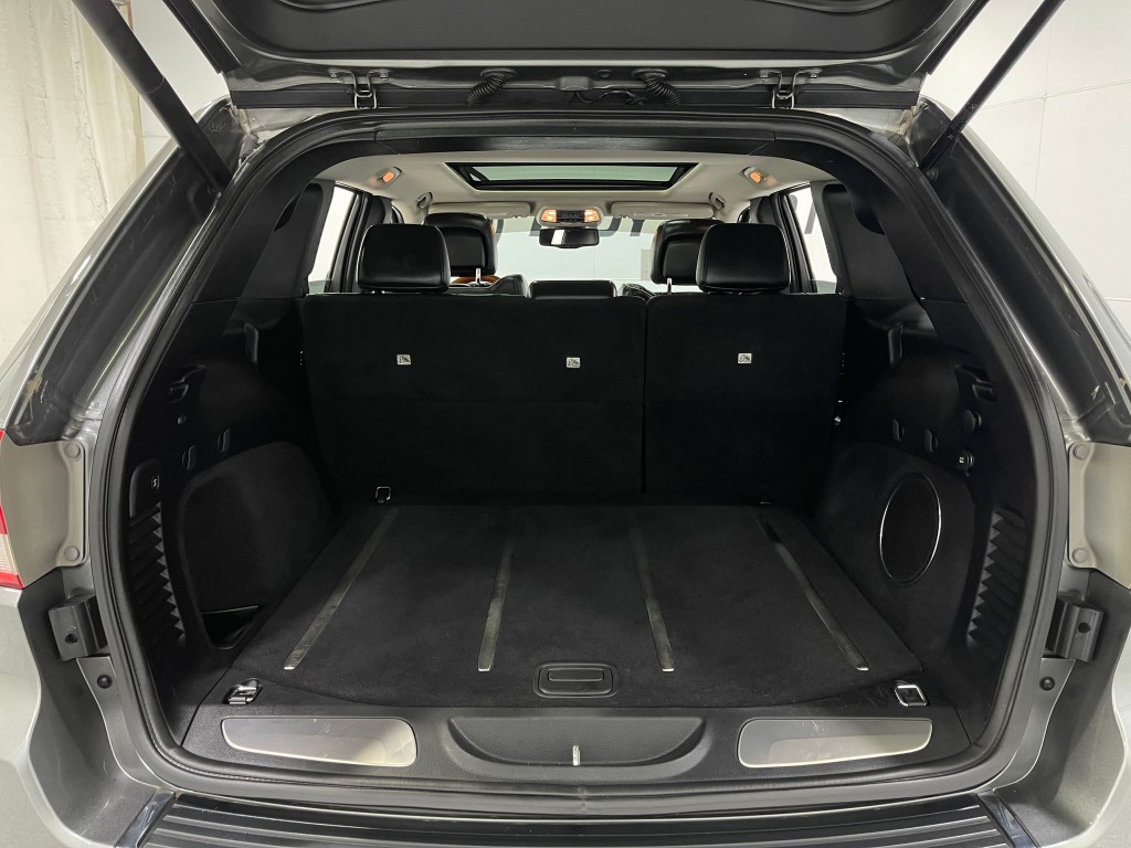 2012 Jeep Grand Cherokee Image 25