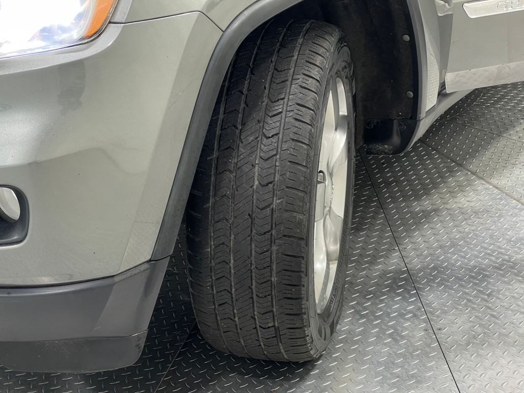 2012 Jeep Grand Cherokee Image 35