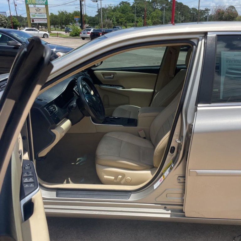2017 Toyota Camry Image 5