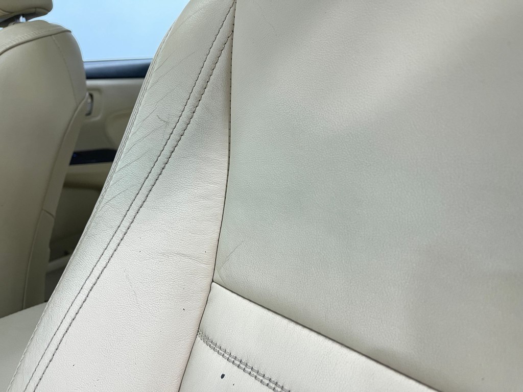 2017 Toyota Camry Image 16