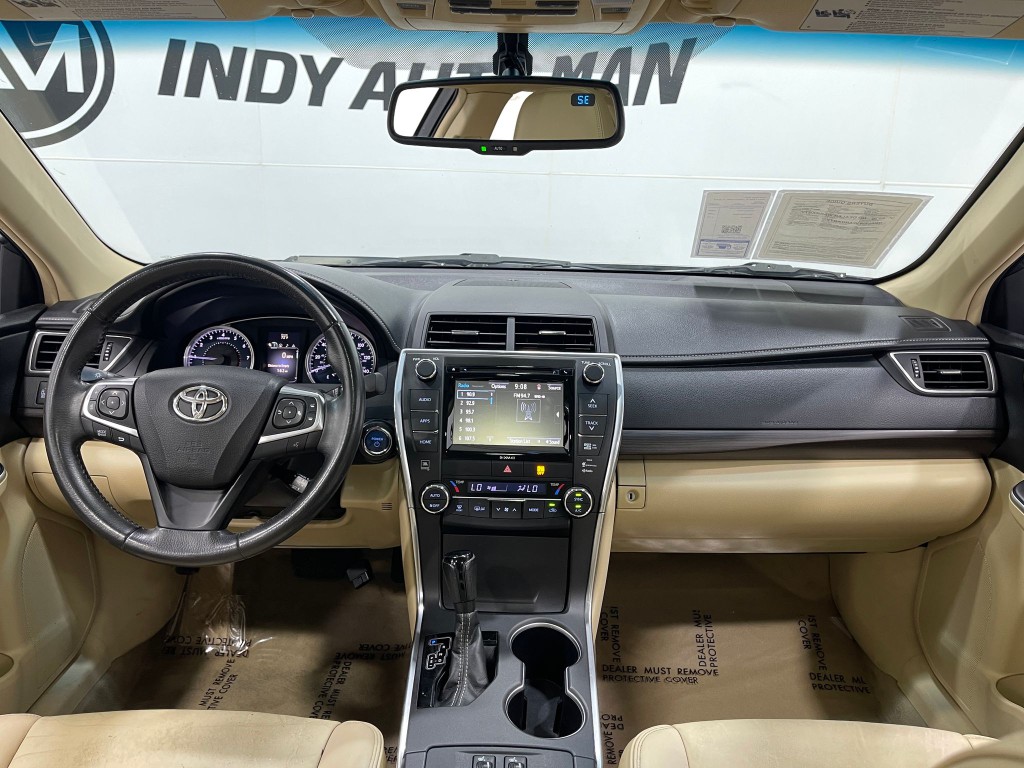 2017 Toyota Camry Image 17