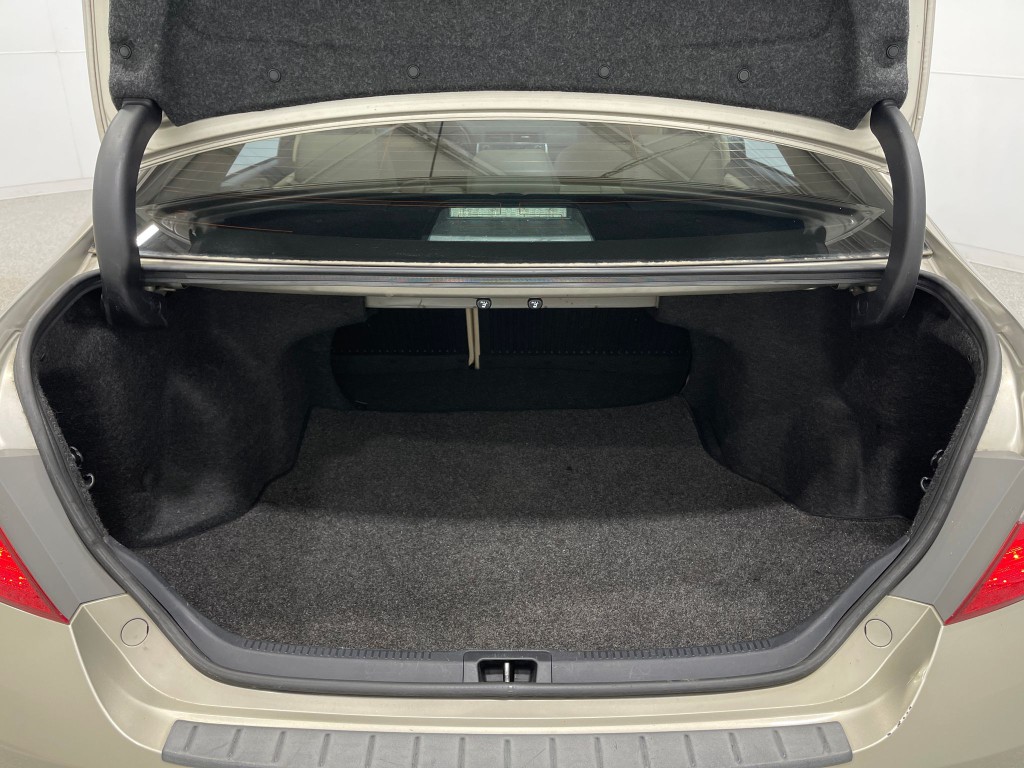 2017 Toyota Camry Image 25