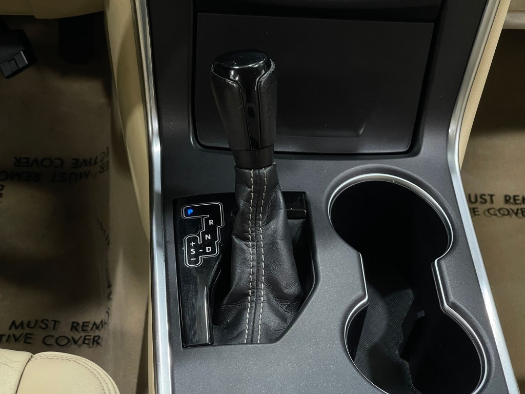 2017 Toyota Camry Image 26
