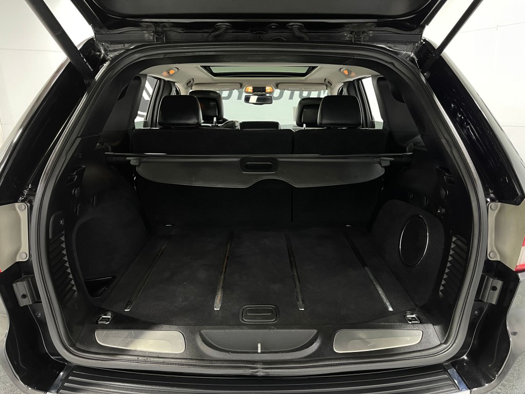 2013 Jeep Grand Cherokee Image 25
