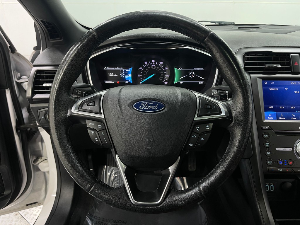 2020 Ford Fusion Image 22